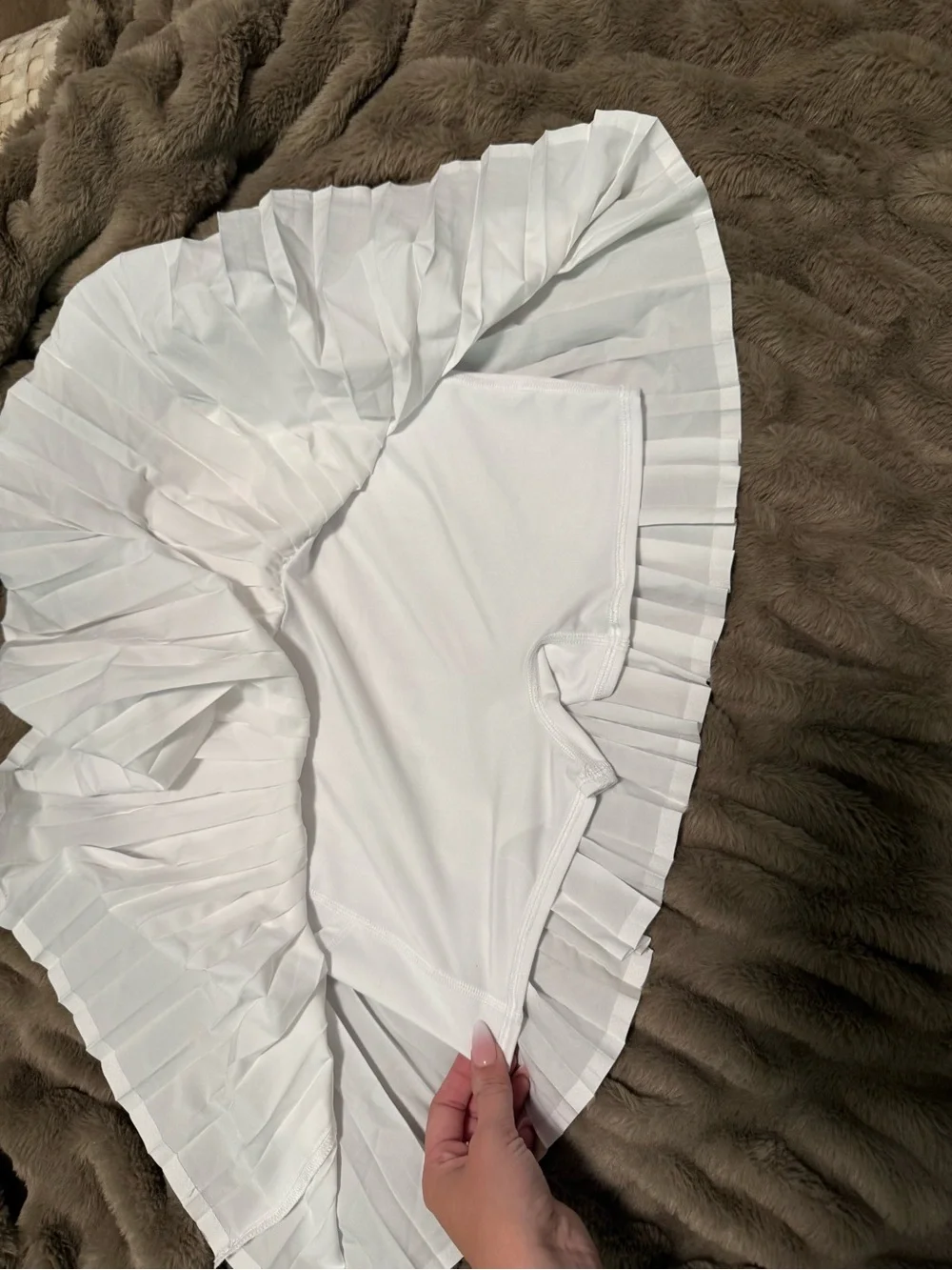 ALO Yoga White Women's Shirt